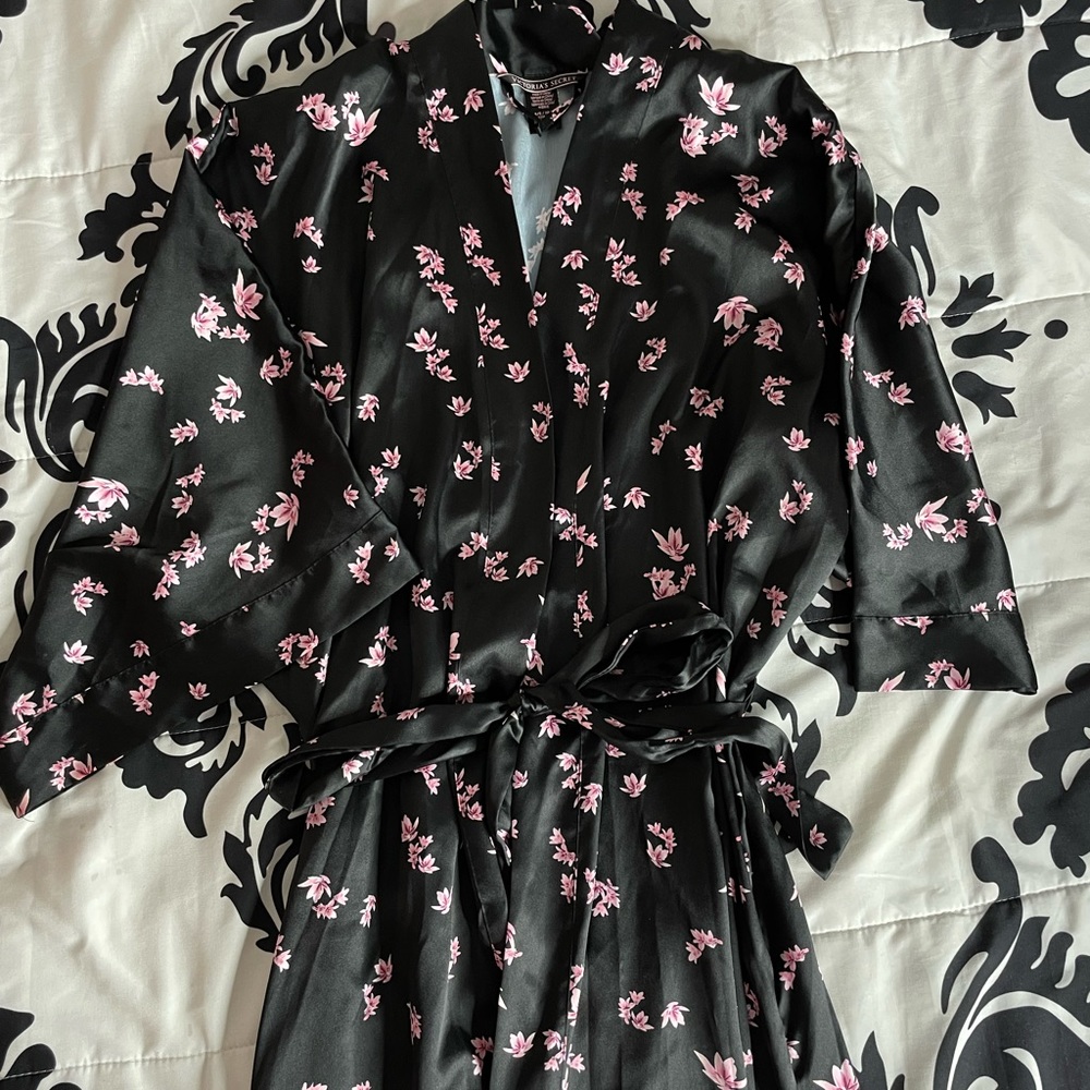 Victoria Secret Black and pink Japanese flower silk robe